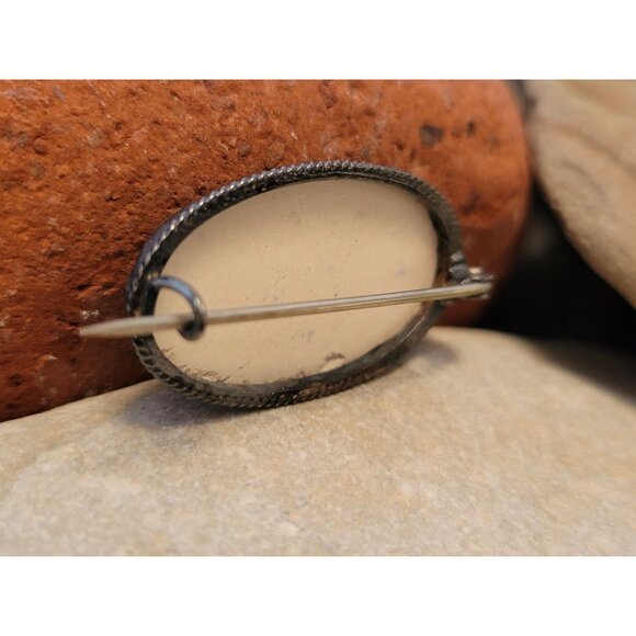 Vintage Dutch Windmill Delftware Blue & White Brooch Pin C Clasp 1 3/8" - Picture 4 of 6